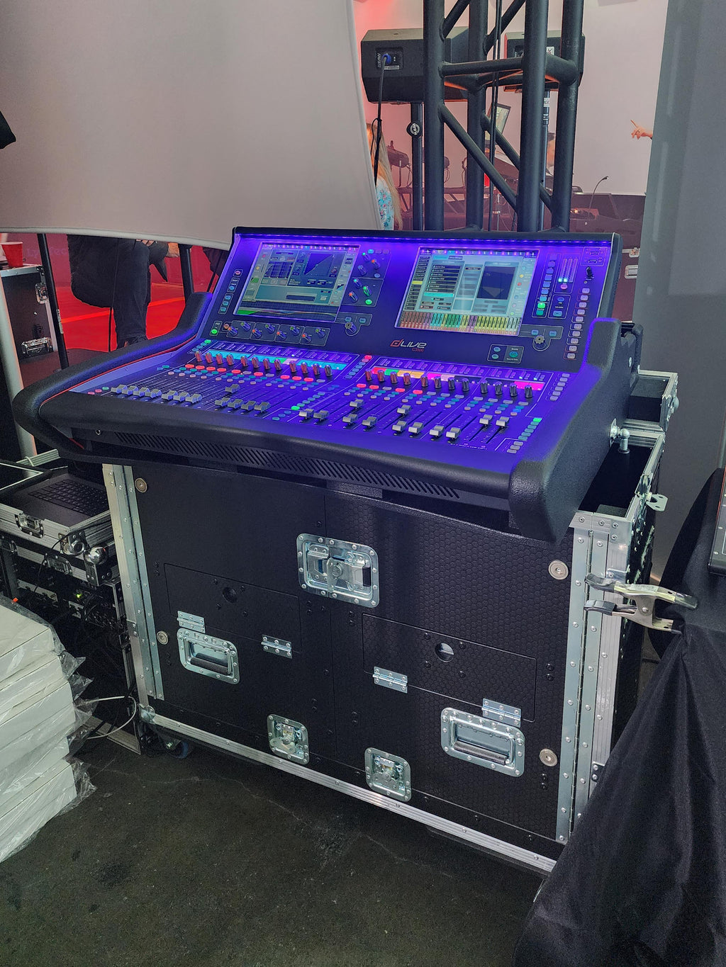 Case for Allen and Heath DLive C3500 Console Flip-Ready Easy Retracting Hydraulic Lift by ZCase w/ Laptop Arm