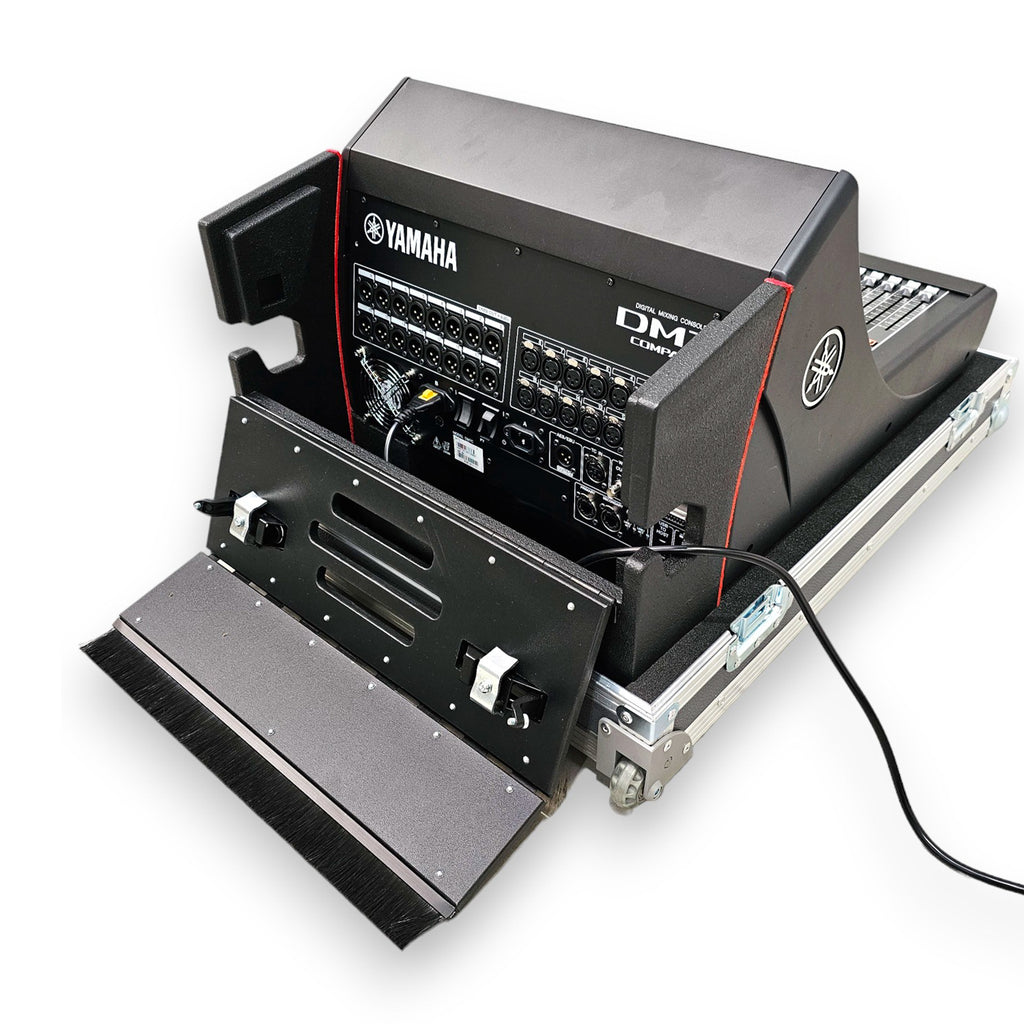 ATA Flight Case for Digital Audio Mixer Yamaha DM7C Compact with Corner Wheels, DogHouse and Telescopic Handle