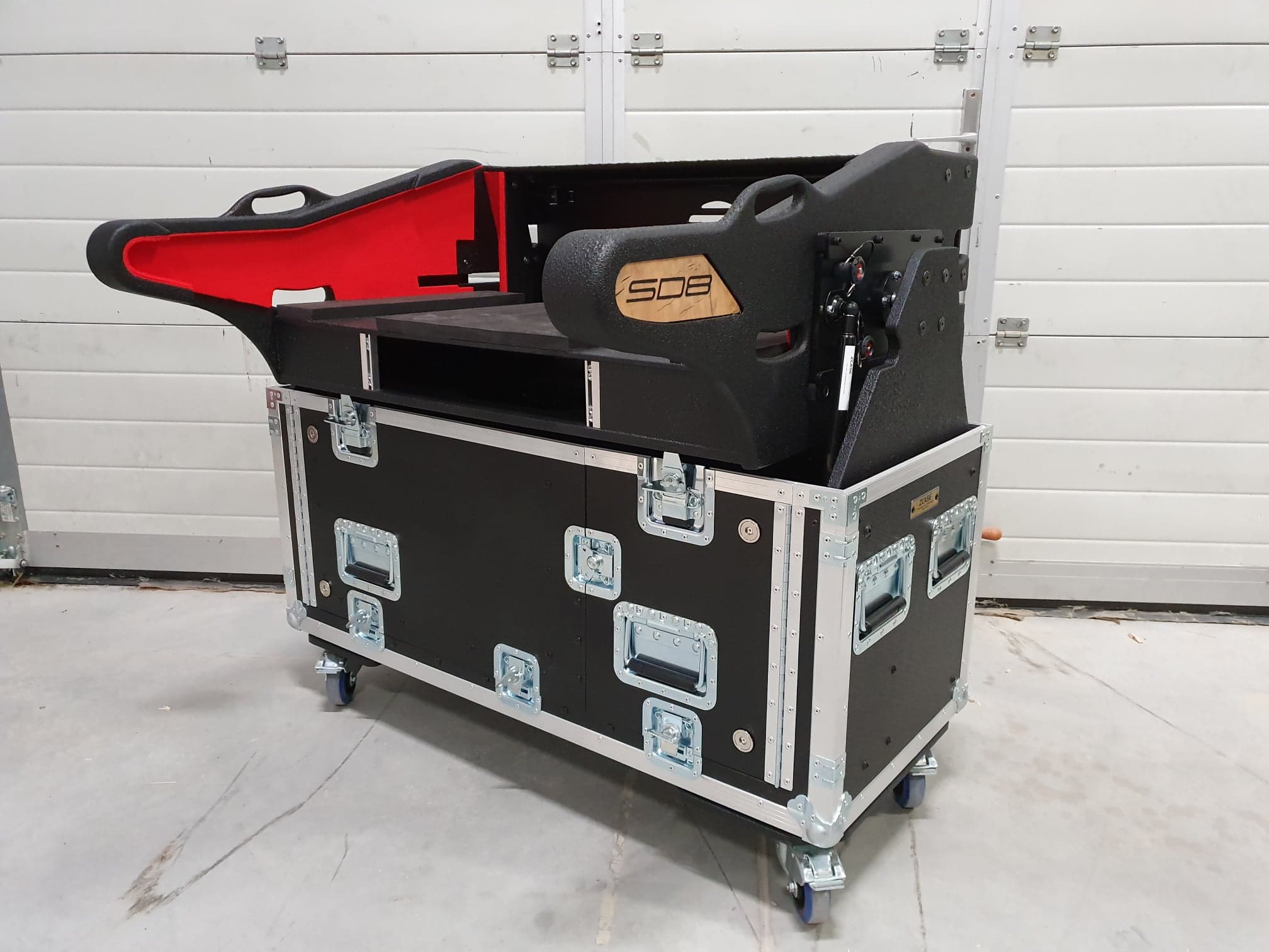 Flip-Ready Detachable Easy Retracting Hydraulic Lift Case With 2U for Digico SD8 Digital Mixing Console by ZCase®