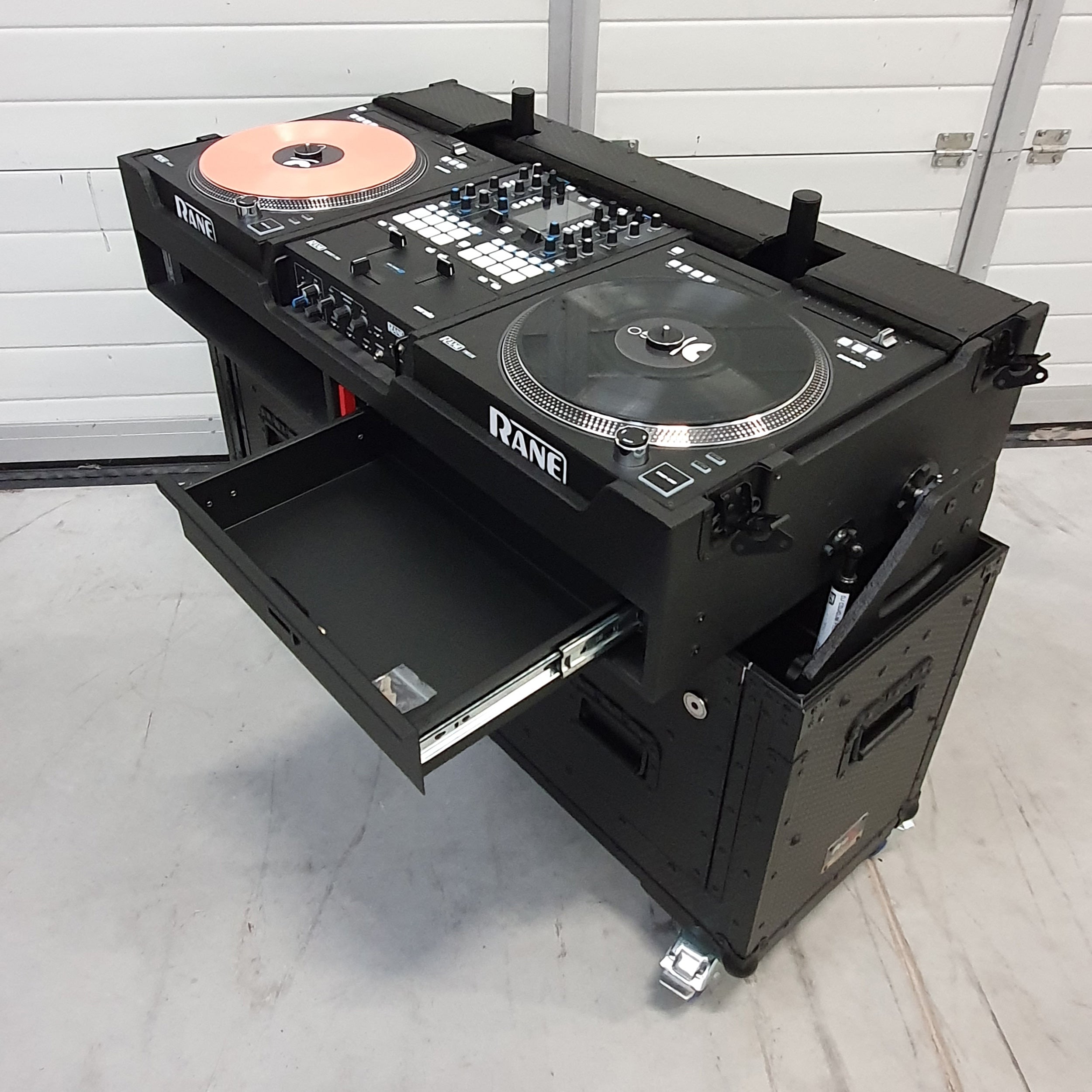 Flip-Ready Easy Retracting Hydraulic Lift Case for RANE Twelve Seventy and Seventy Two MKII Series , with Two Laptop Arms