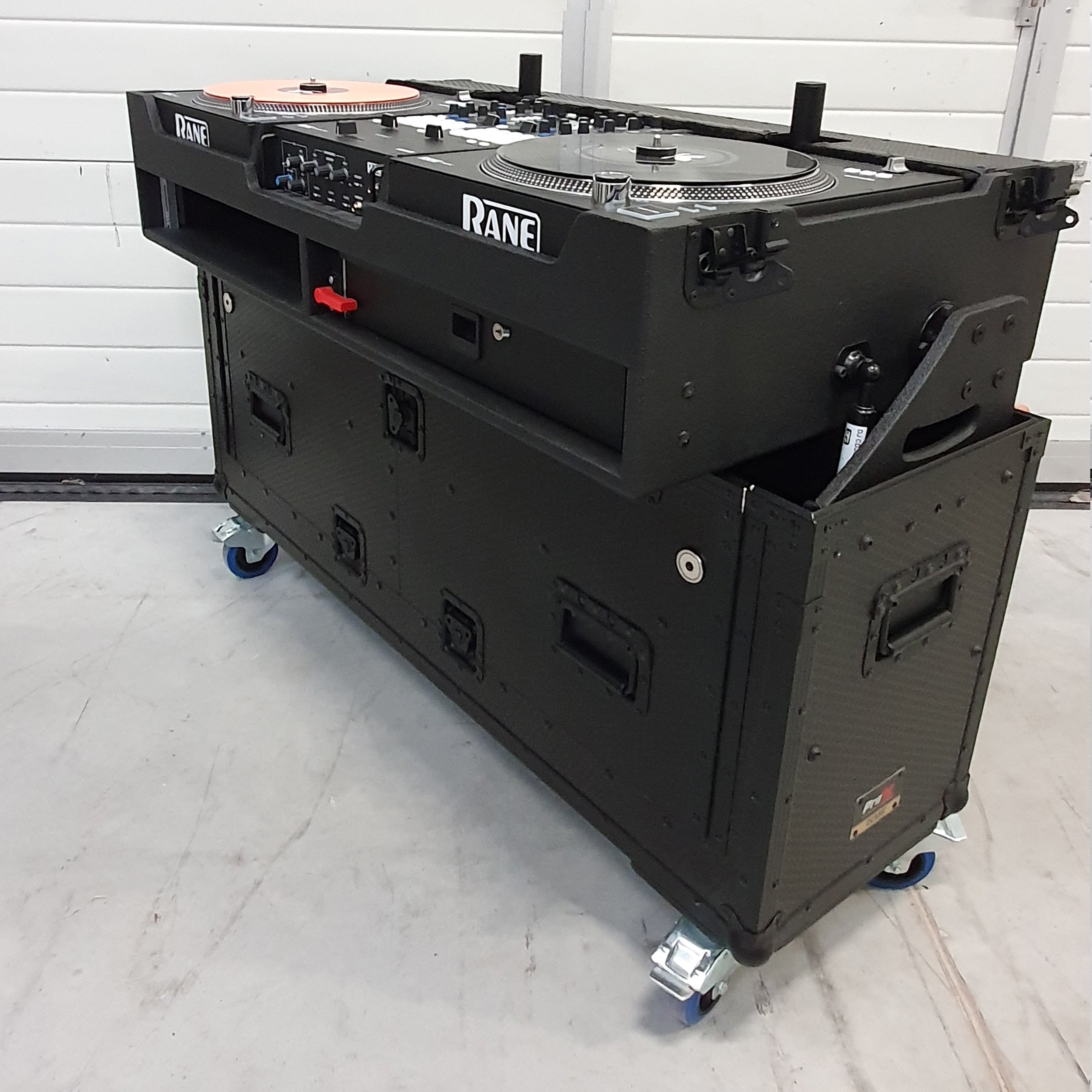 Flip-Ready Easy Retracting Hydraulic Lift Case for RANE Twelve Seventy and Seventy Two MKII Series , with Two Laptop Arms