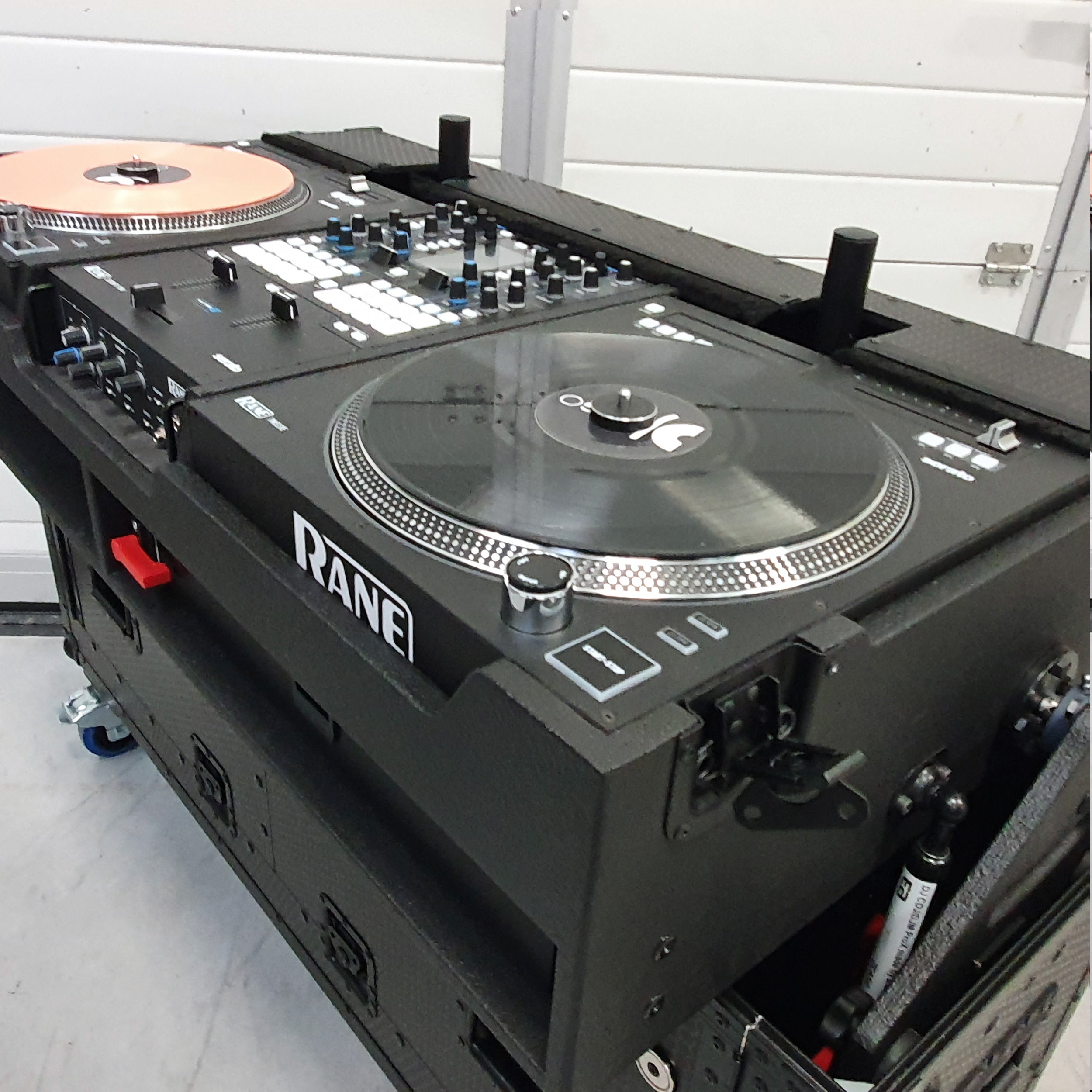 Flip-Ready Easy Retracting Hydraulic Lift Case for RANE Twelve Seventy and Seventy Two MKII Series , with Two Laptop Arms