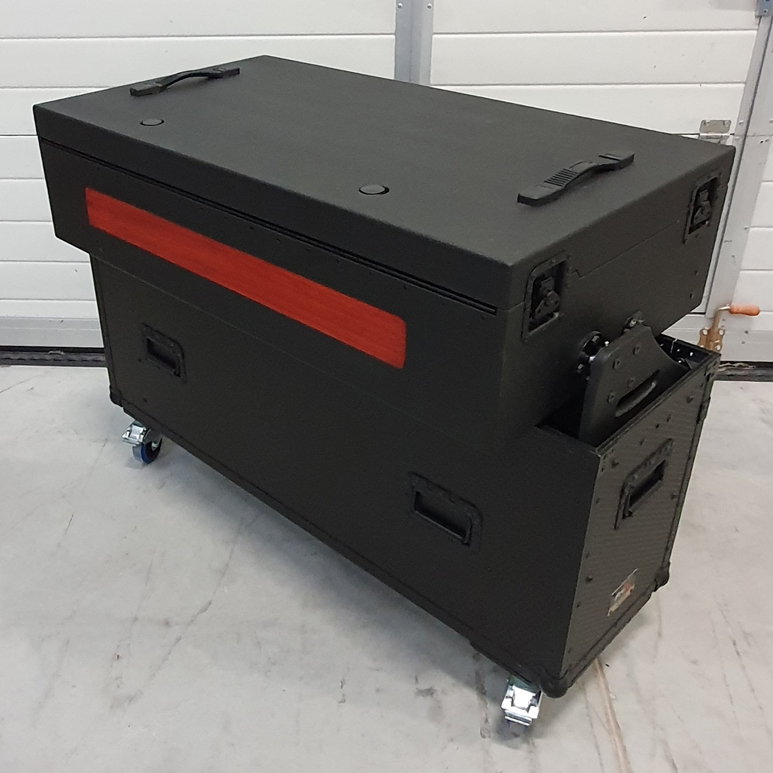 Flip-Ready Easy Retracting Hydraulic Lift Case for RANE Twelve Seventy and Seventy Two MKII Series , with Two Laptop Arms